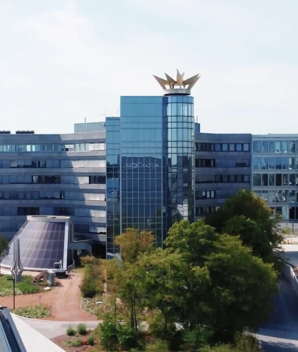 Hauptsitz von Schüco in Bielefeld, gesichert in Zusammenarbeit mit Eron Wachschutz. Viele Untenhmen bauen auf unsere Leistungen.