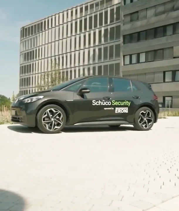 Einsatzfahrzeug von Eron Wachschutz Bielefeld steht für Leistungen rundum die Sicherheit für Ihr Unternehmen.